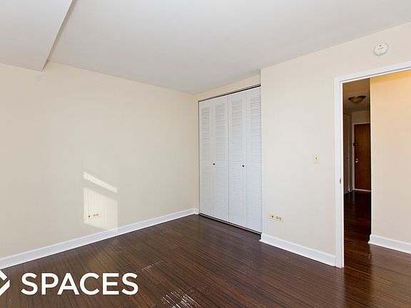 4th image of 3639 N Pine Grove Ave APT 18B