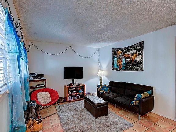 2nd image of 803 W 28th St APT 201