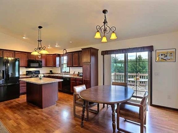 2nd image of 2660 Meadowlark Dr