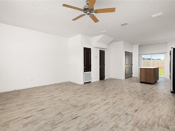 4th image of 609 Jasper St APT 2