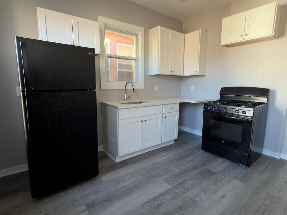 1st image of 268 Dwight St #3