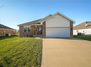 108 NW Michael Dr, Grain Valley, MO 64029