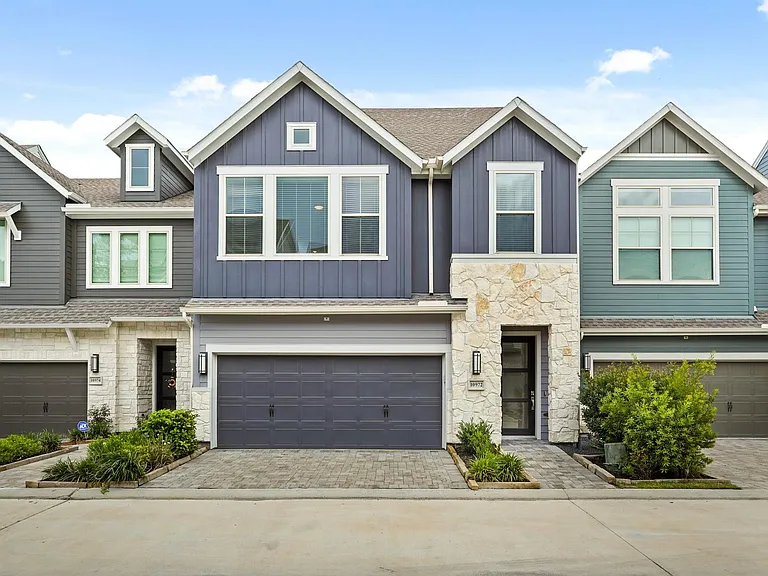 10972 Hewitt Cliff Ln — Photo 1
