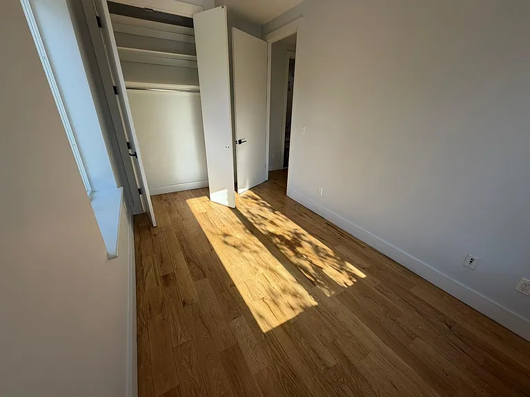 494 Jackson Ave #3B — Photo 5