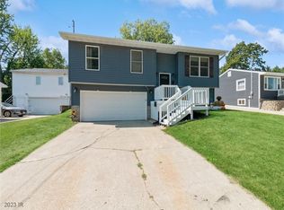 305 W 16th St N, Newton, IA 50208