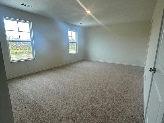 5th image of 177 Norland Dr