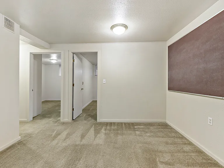Outrigger Apartments — Photo 29