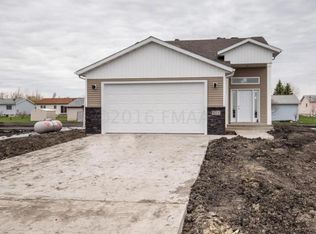 111 5th St E, Horace, ND 58047