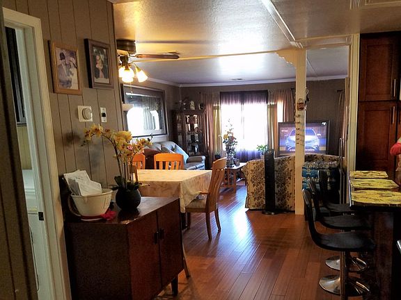 2nd image of 459 Los Encinos St #459