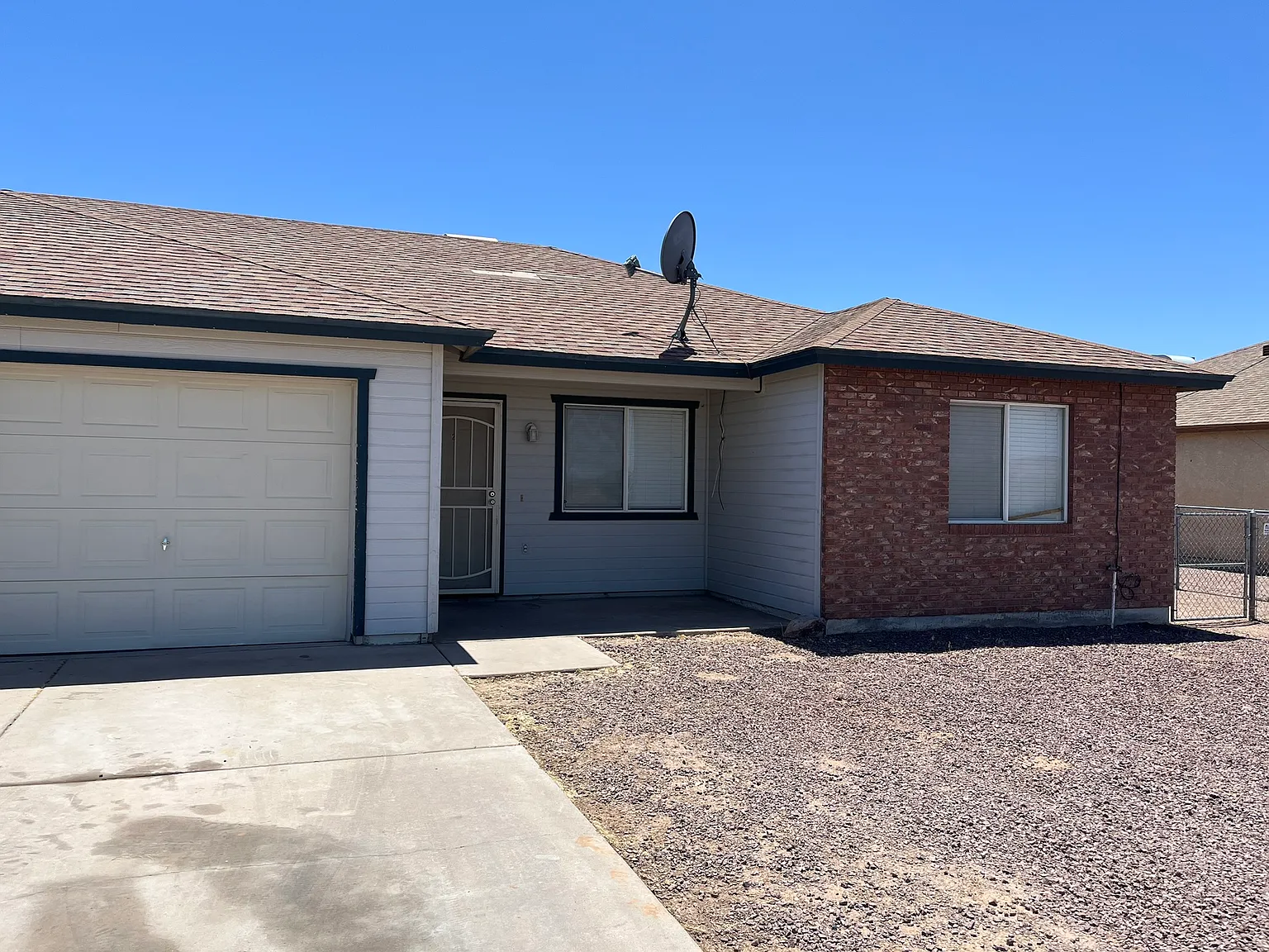 2 bed, 900 sqft, $1,300 — Photo 3