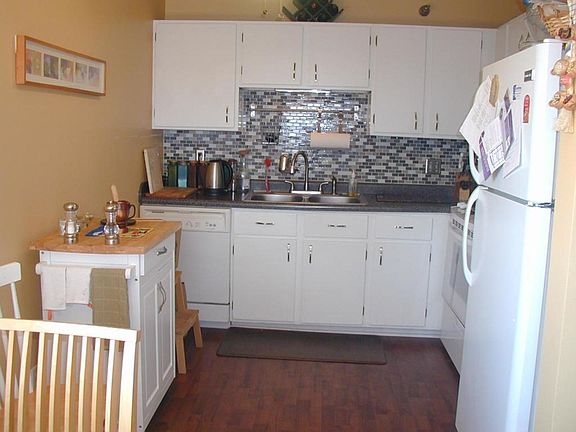 5th image of 26 10th St W Unit 1601