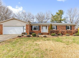 137 Dellinger Dr, Statesville, NC 28625