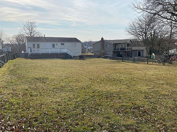 5th image of 243 Eden Dr