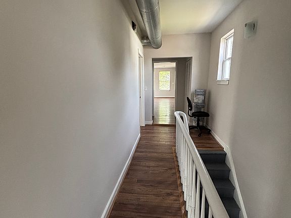 4th image of 611 China St