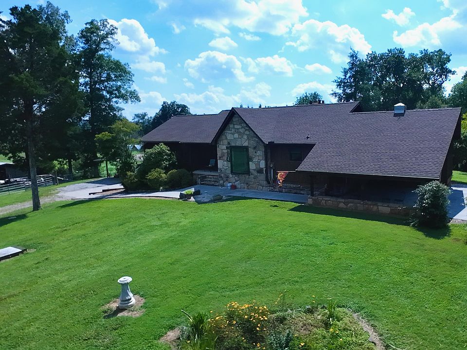 1st image of 429 Henry Ln