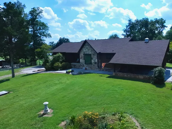 429 Henry Ln, Greenback, TN 37742