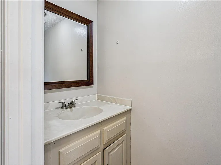 1532 Christine Cv — Photo 9