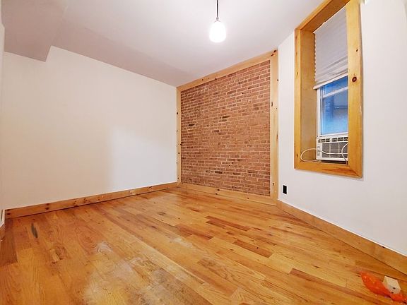 5th image of 645 Willoughby Ave #C2