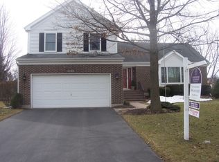 1055 Waterford Cut, Crystal Lake, IL 60014