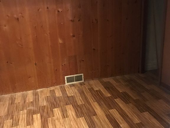 3rd image of 458 18th St