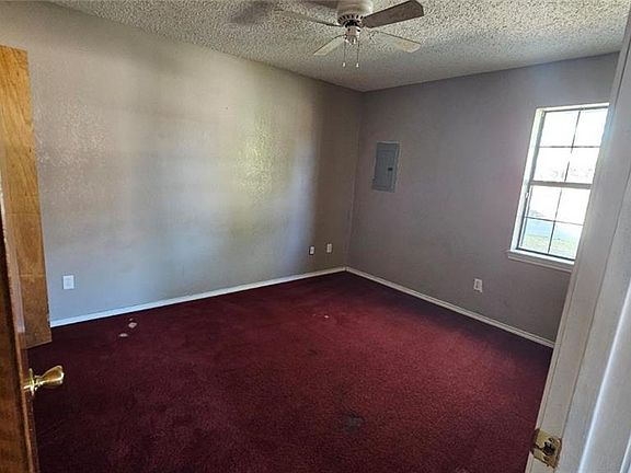 5th image of 1208 E Camelia Ave