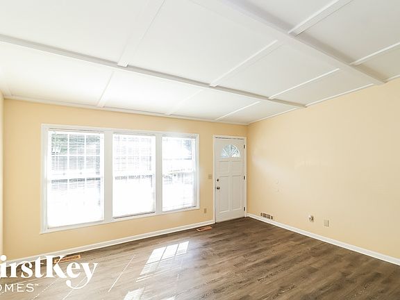 4th image of 2450 Rolling View Dr