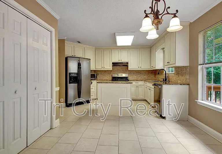 49 Montrose Ln — Photo 29