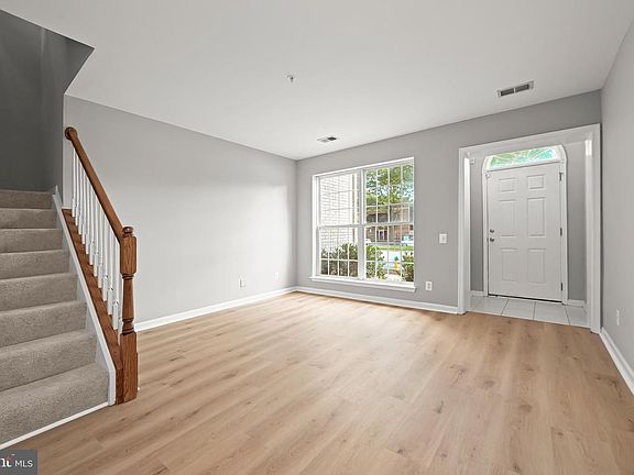 3rd image of 222 Fallsgrove Blvd #2