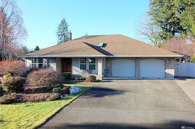 Welcome to Premiere Cul-De-Sac living.  Located near everything and features RV parking in the back!