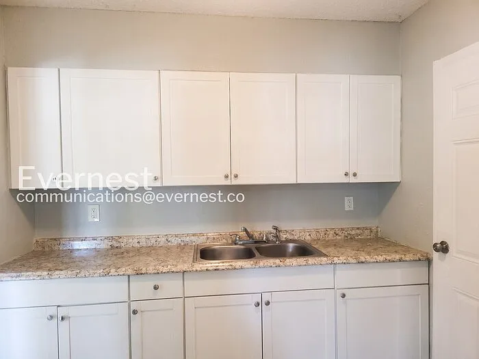 2175 W 16th St — Photo 12