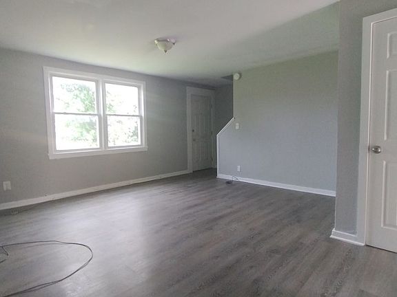 4th image of 101-111 Blackmore St #107
