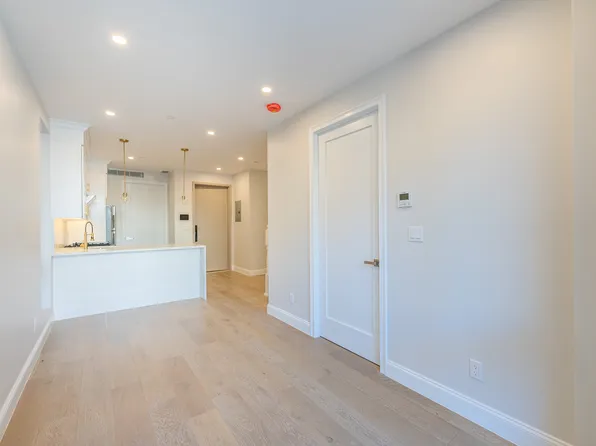 42-09 Hampton Street image 2 of 27