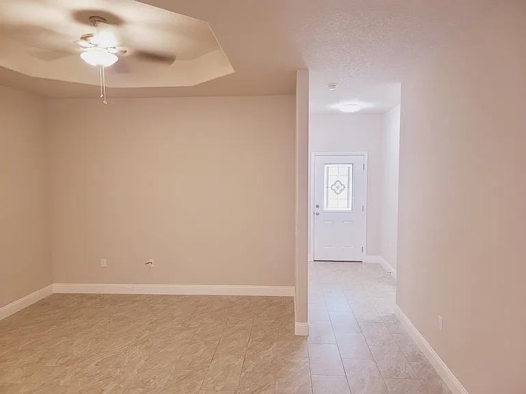 39 Providence Ln #B — Photo 2