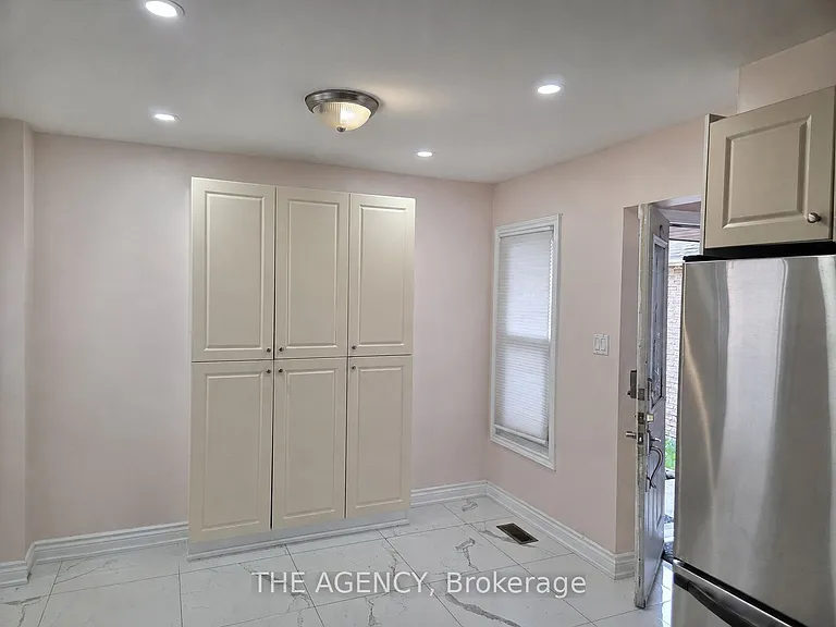107 Reed Dr — Photo 2