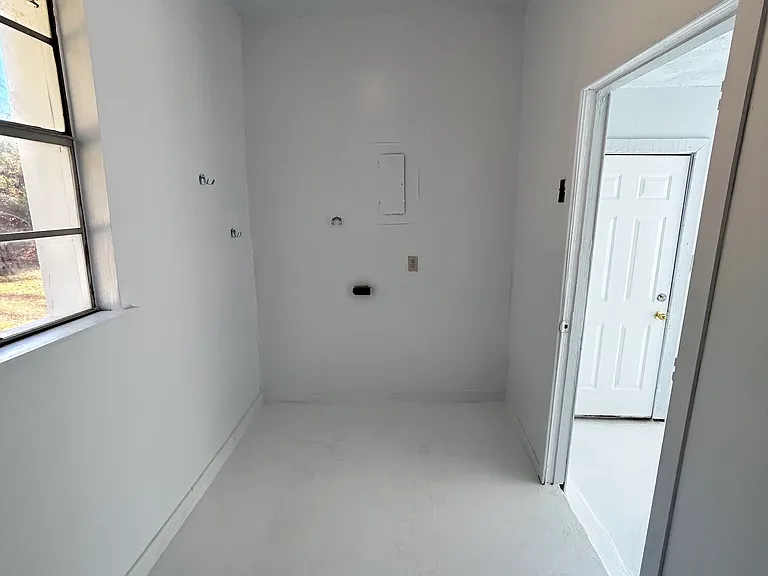 303 Kentucky Ave — Photo 10