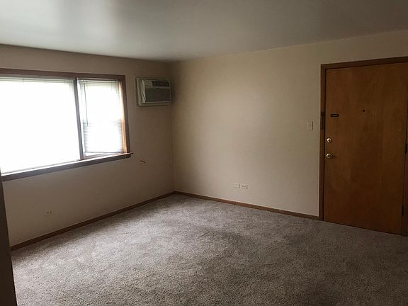 5th image of 6411 175th St APT 1W