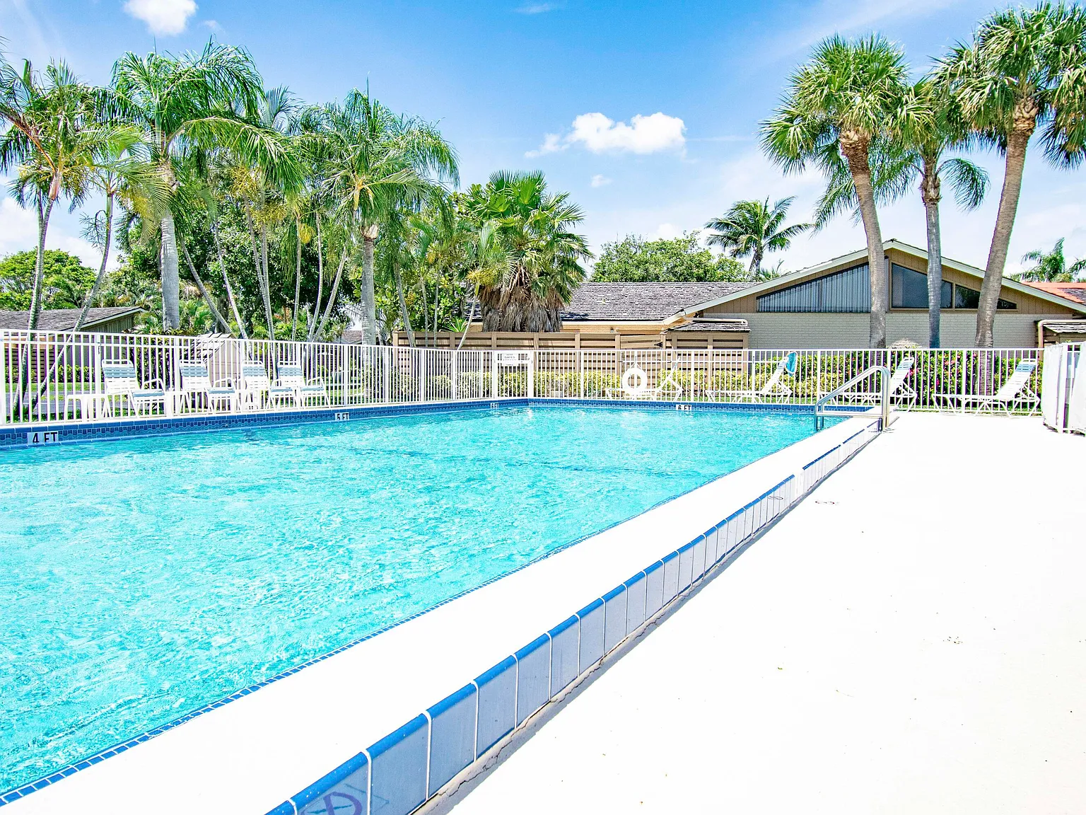 2 bed, 2.0 bath, 1100 sqft, $2,500 — Photo 2