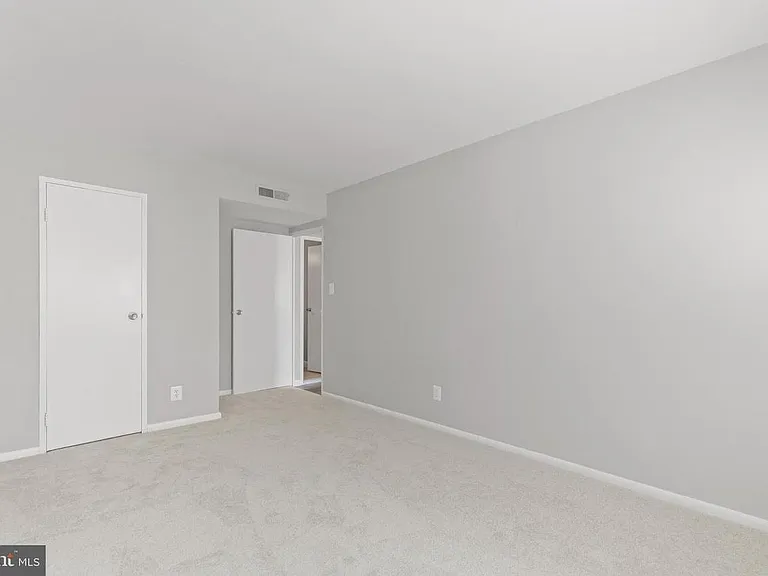 5801 Quantrell Ave — Photo 8