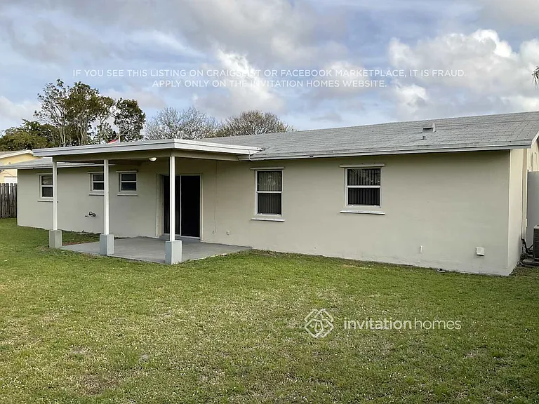 3921 NW 4th Ct — Photo 12