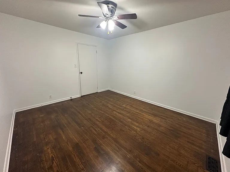 2063 W Highland Ln — Photo 9
