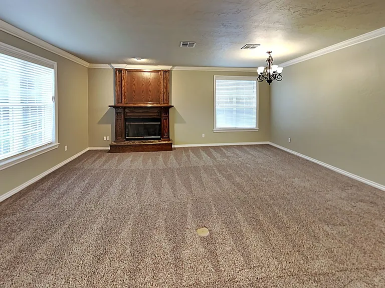 605 Knights Bridge Rd — Photo 5