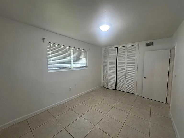 7821-7821 NW 14th St — Photo 5