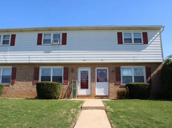 169 Oak Manor Dr, York, PA 17402