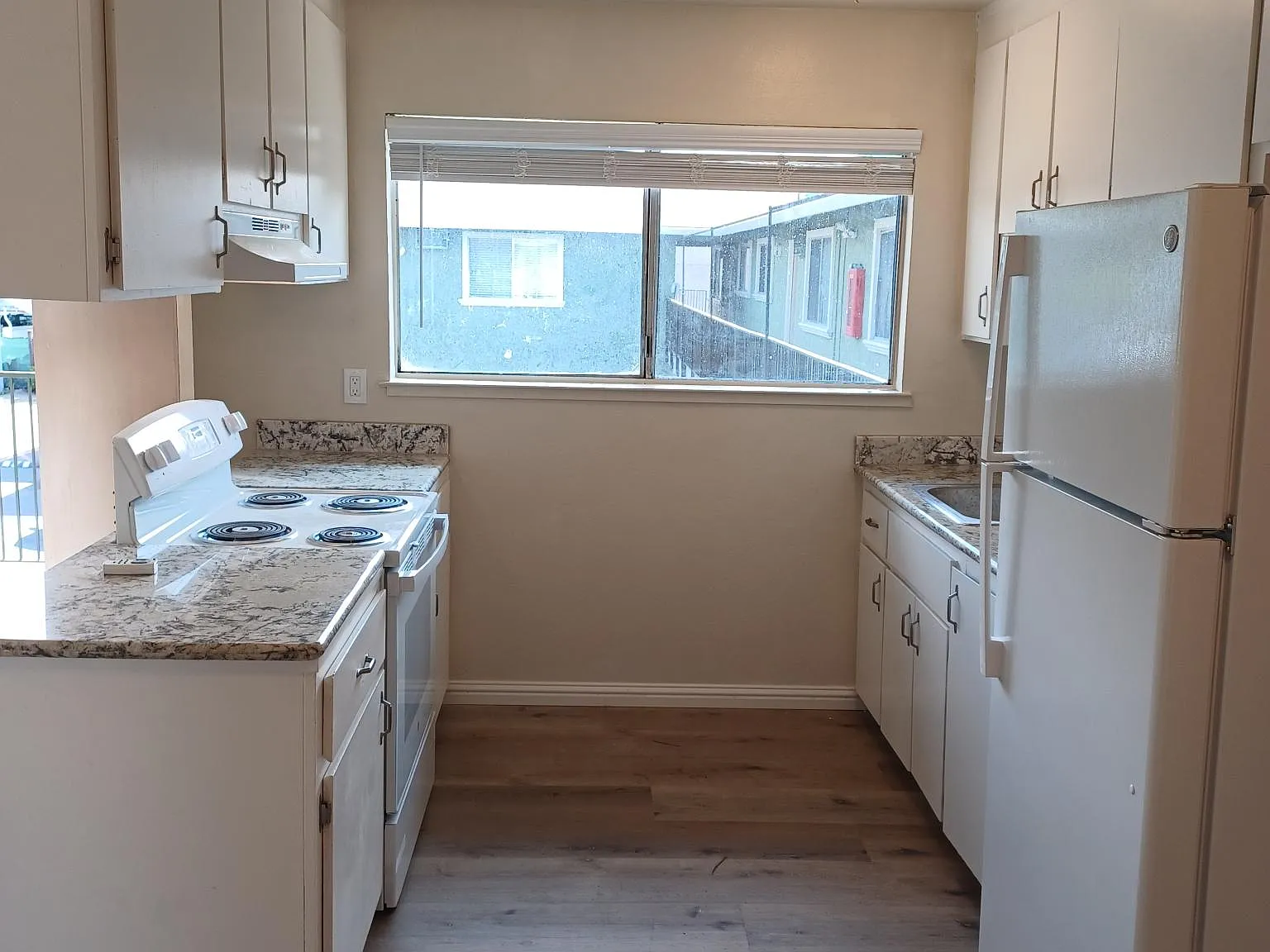 2 bed, 825 sqft, $2,525 — Photo 3