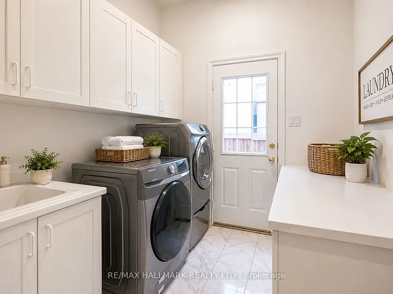 51 Risebrough Ave — Photo 11