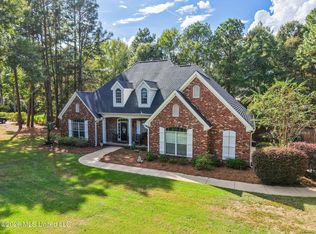 34 Brookline Dr, Hattiesburg, MS 39402