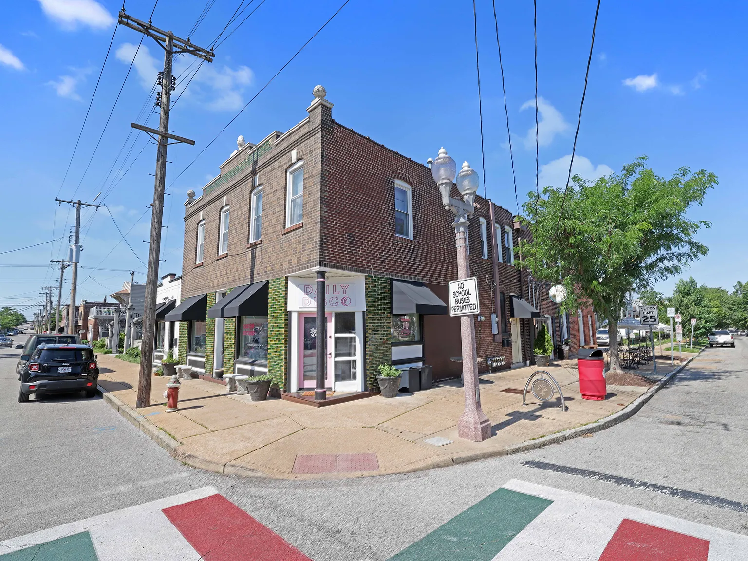 1 bed, 546 sqft, $1,700 — Photo 3