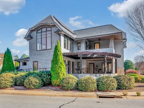 1 Village Mews Rd, Piedmont, SC 29673