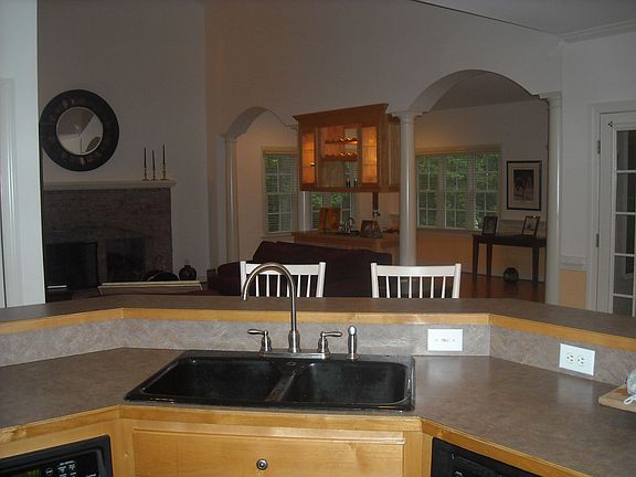 5th image of 11401 Wood Brook Ct