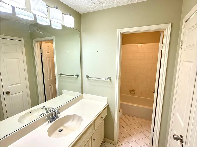14834 Charlmont Dr — Photo 12